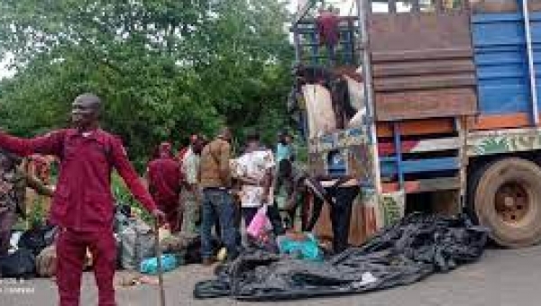 Amotekun intercepts truck conveying over 140 travellers in Ibadan
